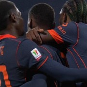 一场2-1！让国米进4强：3线争冠意甲大有希望，欧冠意大利杯难